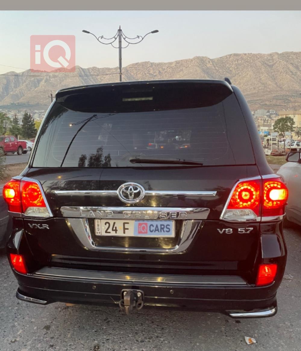 تويوتا لاندكروزر